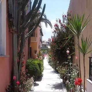 Makis Studios And Apartments