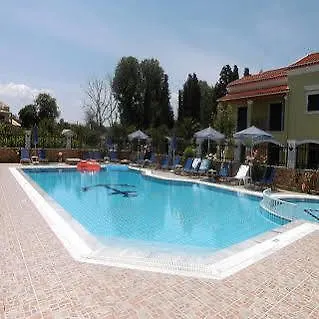 Makis Studios And Apartments *